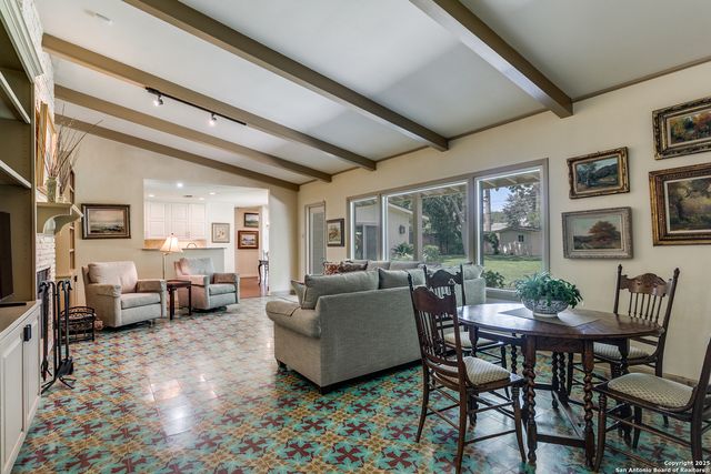 515 Country Ln, San Antonio, TX 78209