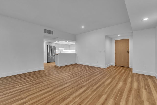 2115 Nature Cove Court 308, Ann Arbor, MI 48104