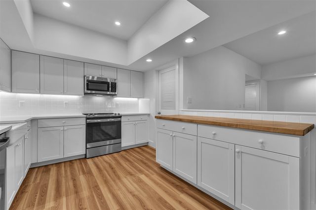 2115 Nature Cove Court 308, Ann Arbor, MI 48104