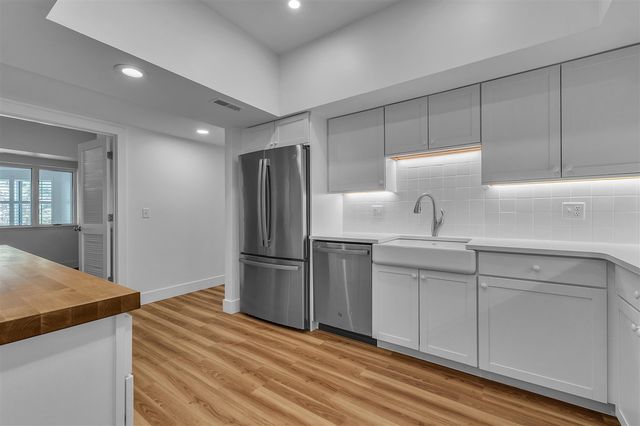 2115 Nature Cove Court 308, Ann Arbor, MI 48104