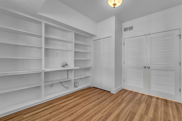 2115 Nature Cove Court 308, Ann Arbor, MI 48104