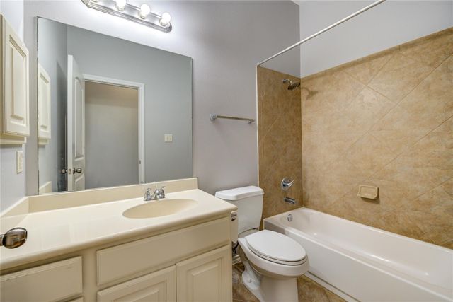 5606 Walnut Glen Lane, Rosenberg, TX 77471