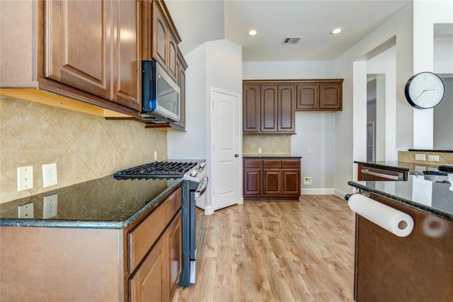 5606 Walnut Glen Lane, Rosenberg, TX 77471