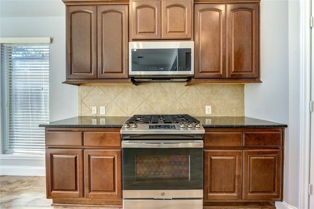 5606 Walnut Glen Lane, Rosenberg, TX 77471