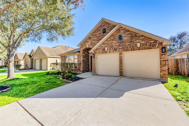 5606 Walnut Glen Lane, Rosenberg, TX 77471