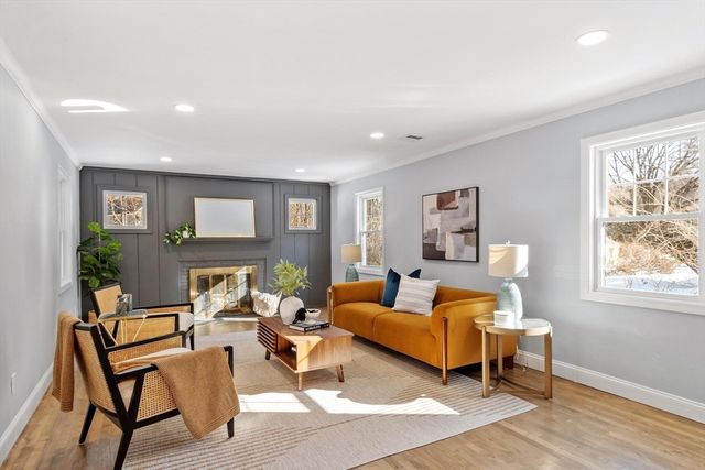 401 Belknap Rd, Framingham, MA 01701