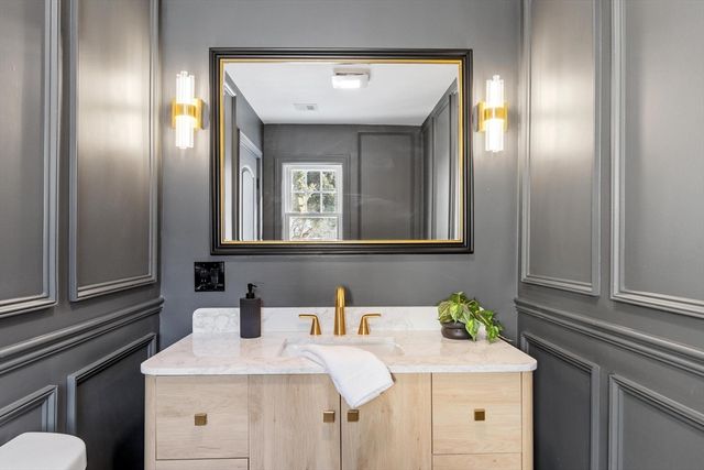 401 Belknap Rd, Framingham, MA 01701