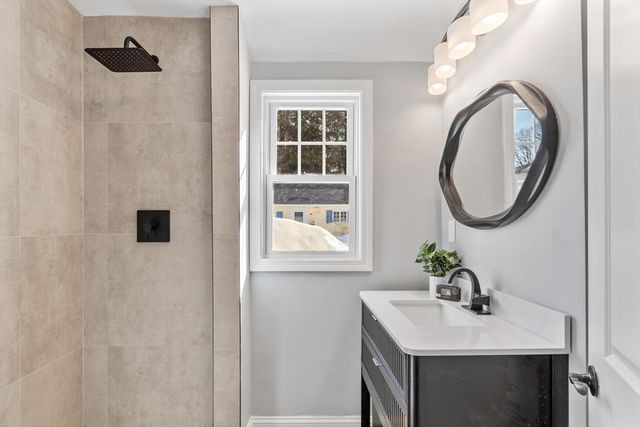 401 Belknap Rd, Framingham, MA 01701