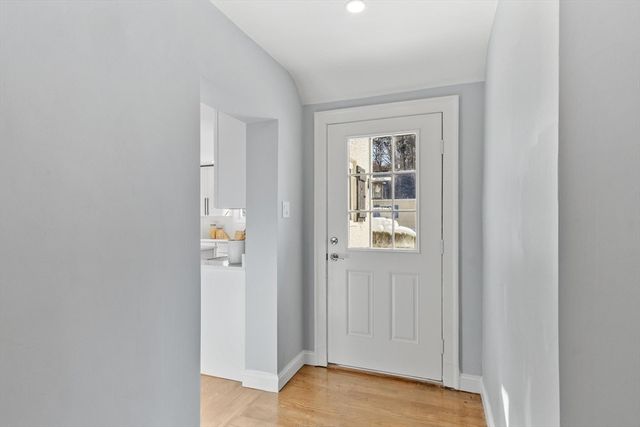 401 Belknap Rd, Framingham, MA 01701