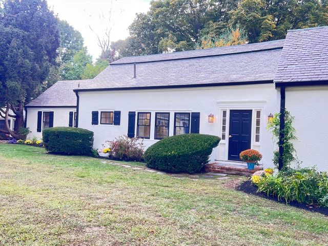 401 Belknap Rd, Framingham, MA 01701