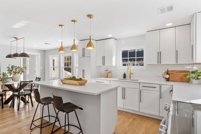 401 Belknap Rd, Framingham, MA 01701