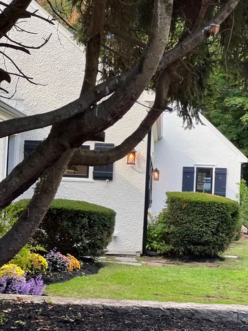 401 Belknap Rd, Framingham, MA 01701