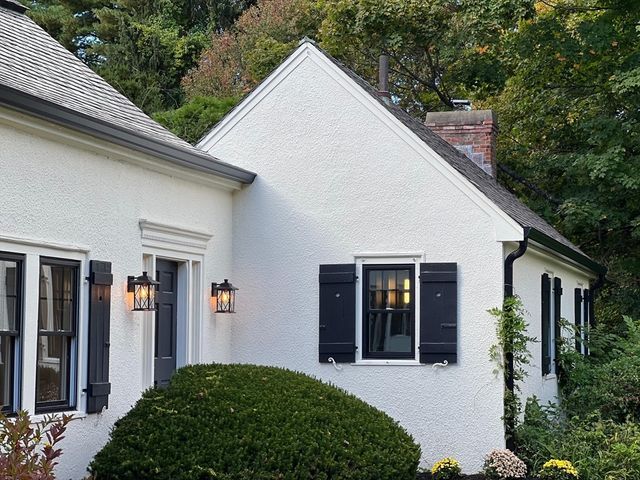 401 Belknap Rd, Framingham, MA 01701