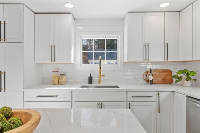 401 Belknap Rd, Framingham, MA 01701