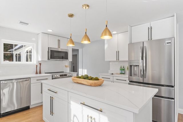 401 Belknap Rd, Framingham, MA 01701