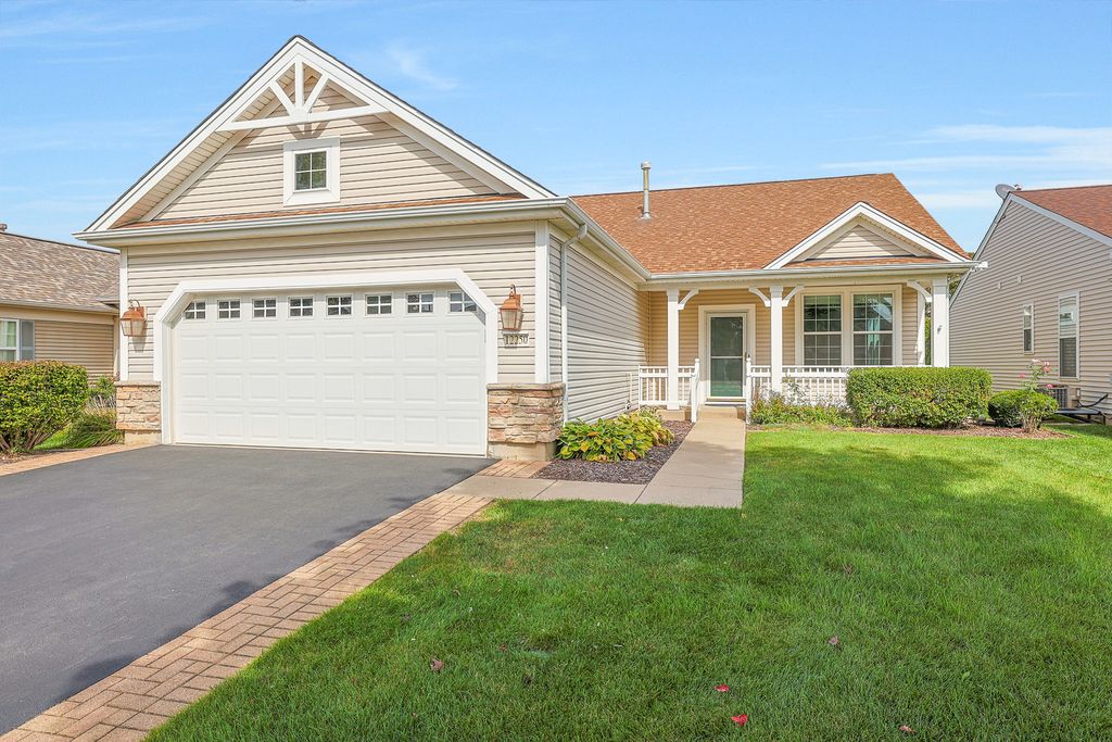 12250 Songbird Lane, Huntley, IL 60142