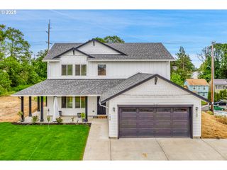 100 RUNNING DOGS Ln, St Helens, OR 97051