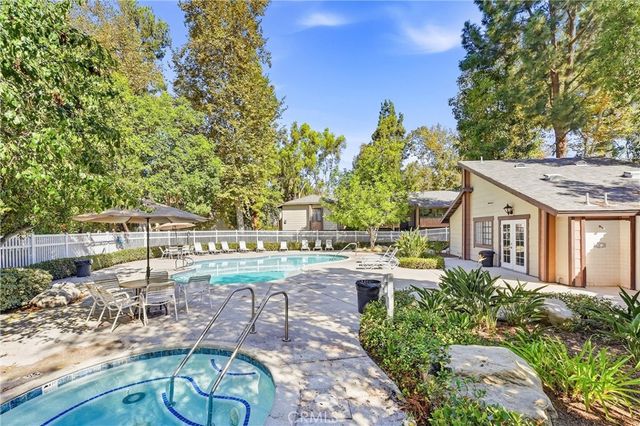 20702 El Toro Rd 212, Lake Forest, CA 92630