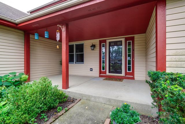 77 Montclair Road, Vernon Hills, IL 60061
