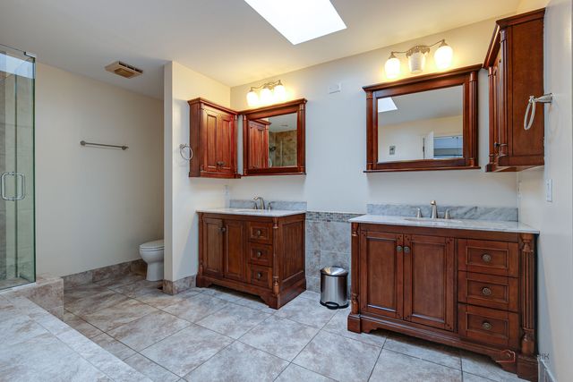 77 Montclair Road, Vernon Hills, IL 60061