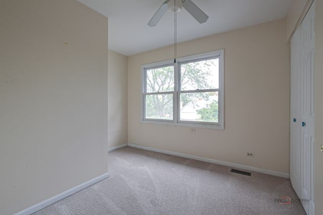 77 Montclair Road, Vernon Hills, IL 60061