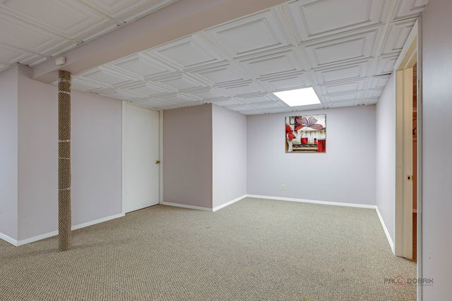 77 Montclair Road, Vernon Hills, IL 60061