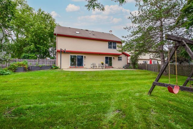 77 Montclair Road, Vernon Hills, IL 60061