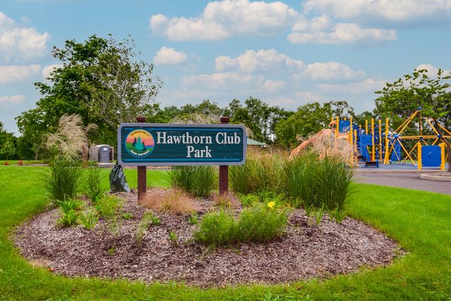 77 Montclair Road, Vernon Hills, IL 60061