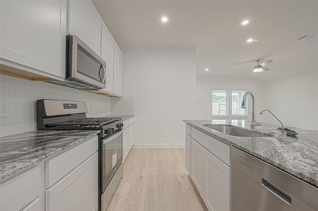 4939 Pine Haven Lane, Fresno, TX 77545