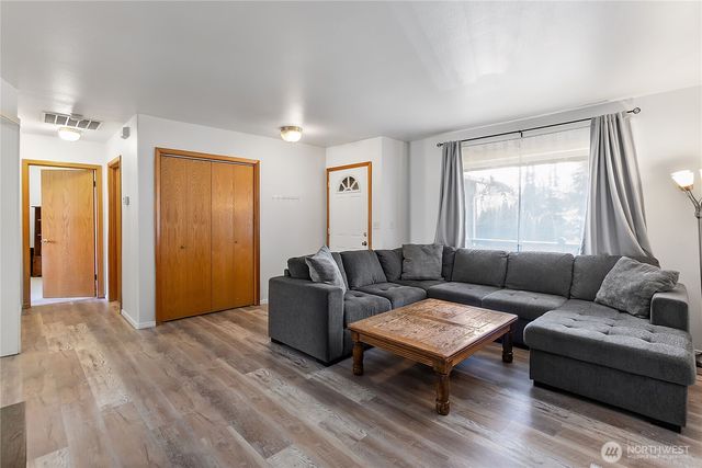 8635 215th Street NE, Arlington, WA 98223