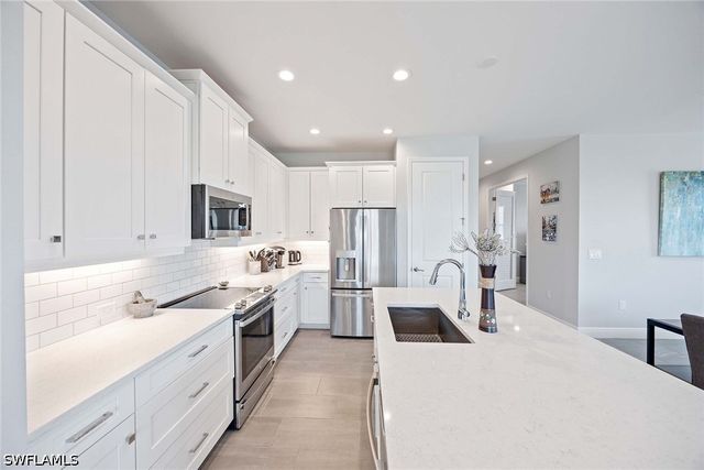 2603 Seychelles CIR 1505, Naples, FL 34112