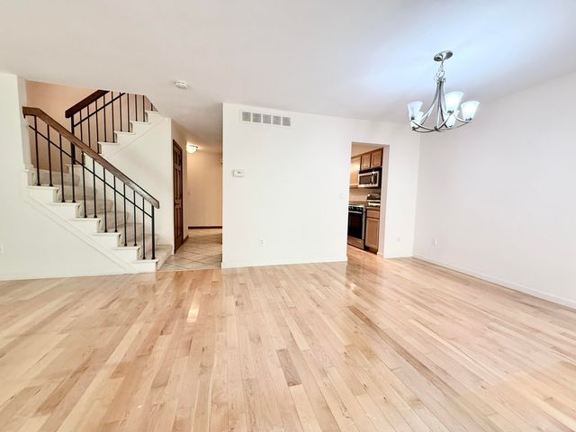 1046 Greenhills Drive, Ann Arbor, MI 48105