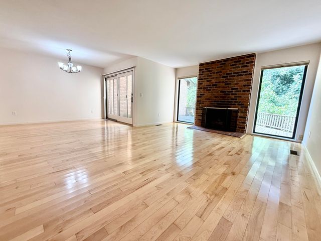 1046 Greenhills Drive, Ann Arbor, MI 48105