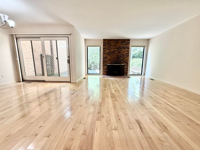 1046 Greenhills Drive, Ann Arbor, MI 48105