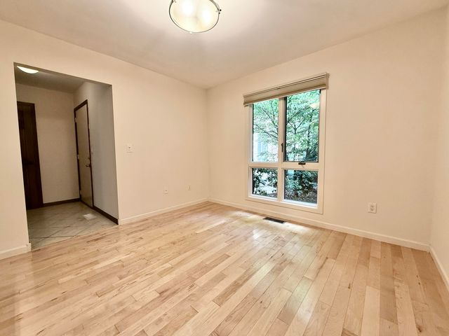 1046 Greenhills Drive, Ann Arbor, MI 48105