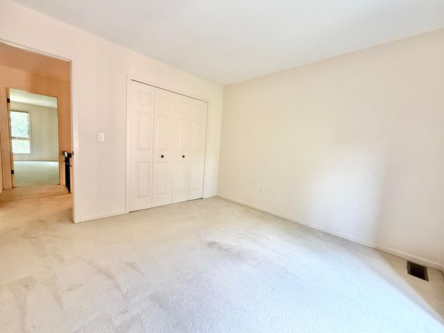 1046 Greenhills Drive, Ann Arbor, MI 48105