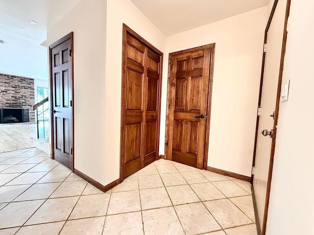 1046 Greenhills Drive, Ann Arbor, MI 48105