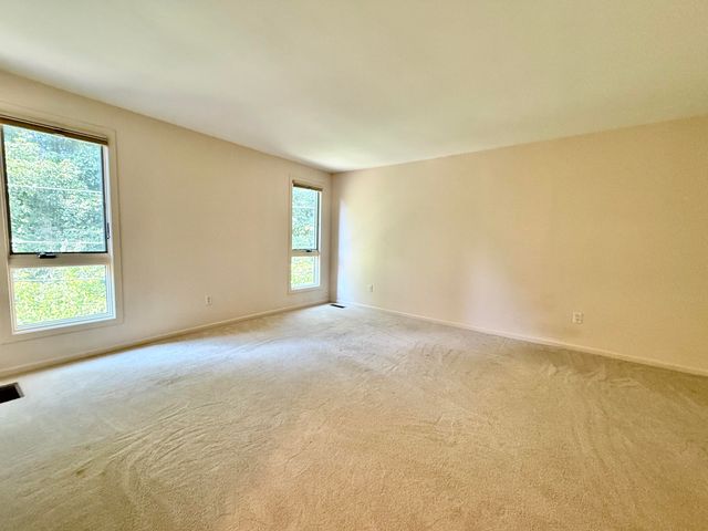 1046 Greenhills Drive, Ann Arbor, MI 48105