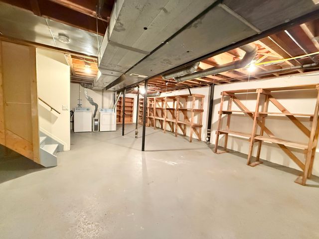 1046 Greenhills Drive, Ann Arbor, MI 48105