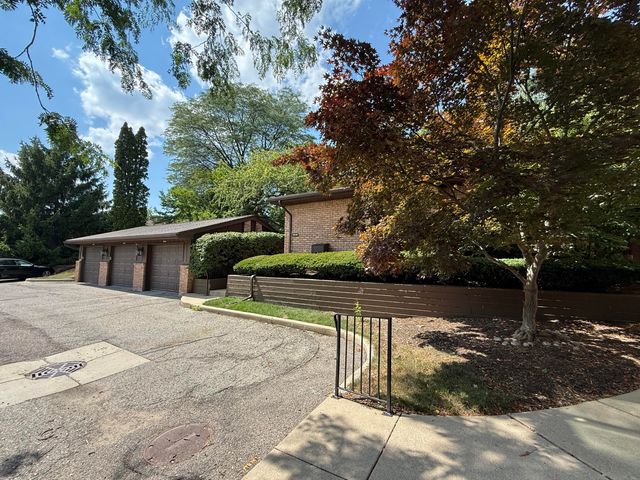 1046 Greenhills Drive, Ann Arbor, MI 48105
