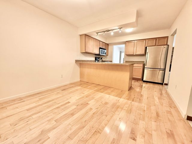 1046 Greenhills Drive, Ann Arbor, MI 48105