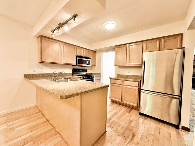 1046 Greenhills Drive, Ann Arbor, MI 48105