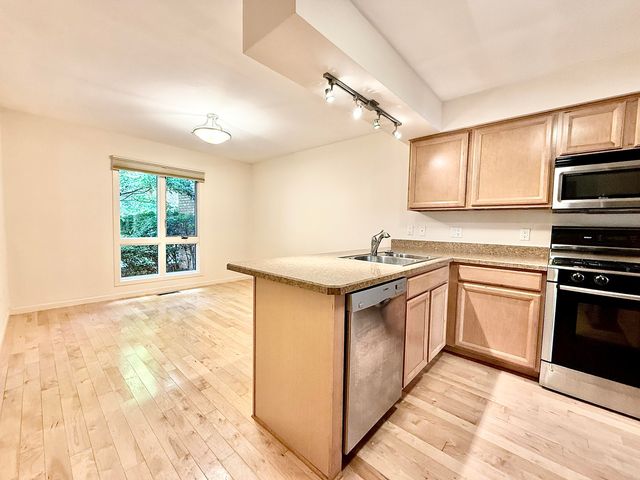 1046 Greenhills Drive, Ann Arbor, MI 48105