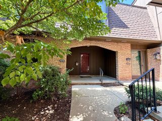 1046 Greenhills Drive, Ann Arbor, MI 48105