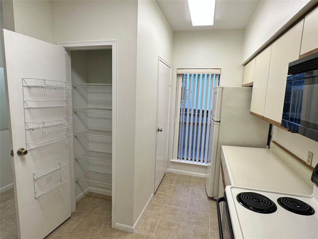 18809 Egret Bay Boulevard 304, Webster, TX 77058