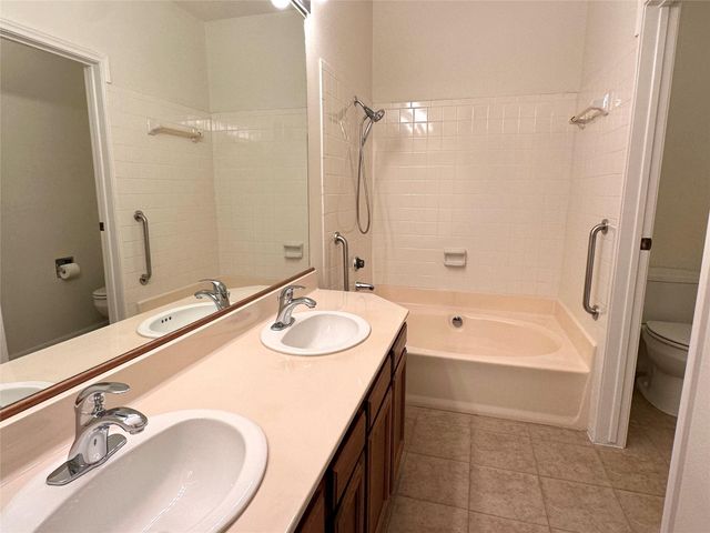 18809 Egret Bay Boulevard 304, Webster, TX 77058