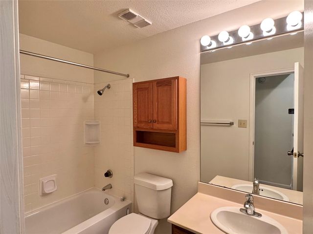 18809 Egret Bay Boulevard 304, Webster, TX 77058