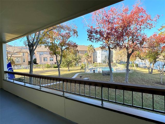 18809 Egret Bay Boulevard 304, Webster, TX 77058