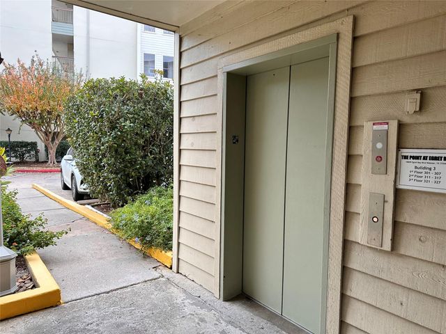 18809 Egret Bay Boulevard 304, Webster, TX 77058