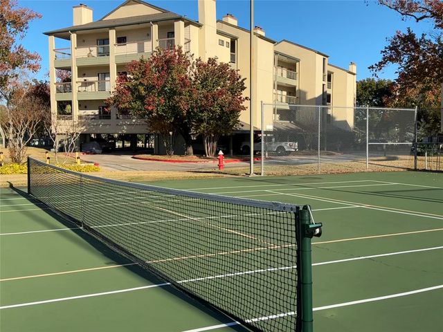 18809 Egret Bay Boulevard 304, Webster, TX 77058